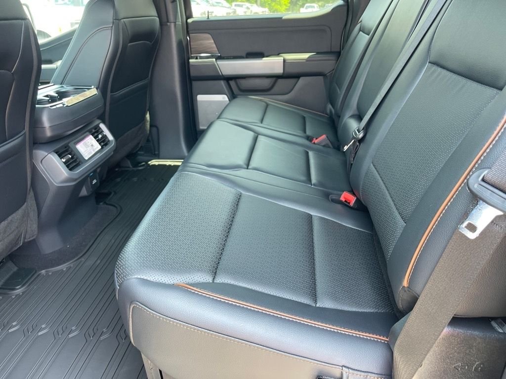 2025 Ford F-150 Lariat - Photo 8