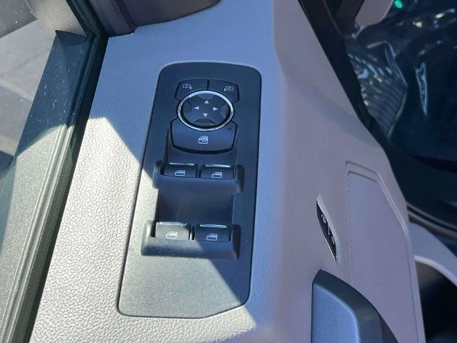 Used 2015 Blue Ford XLT image 23