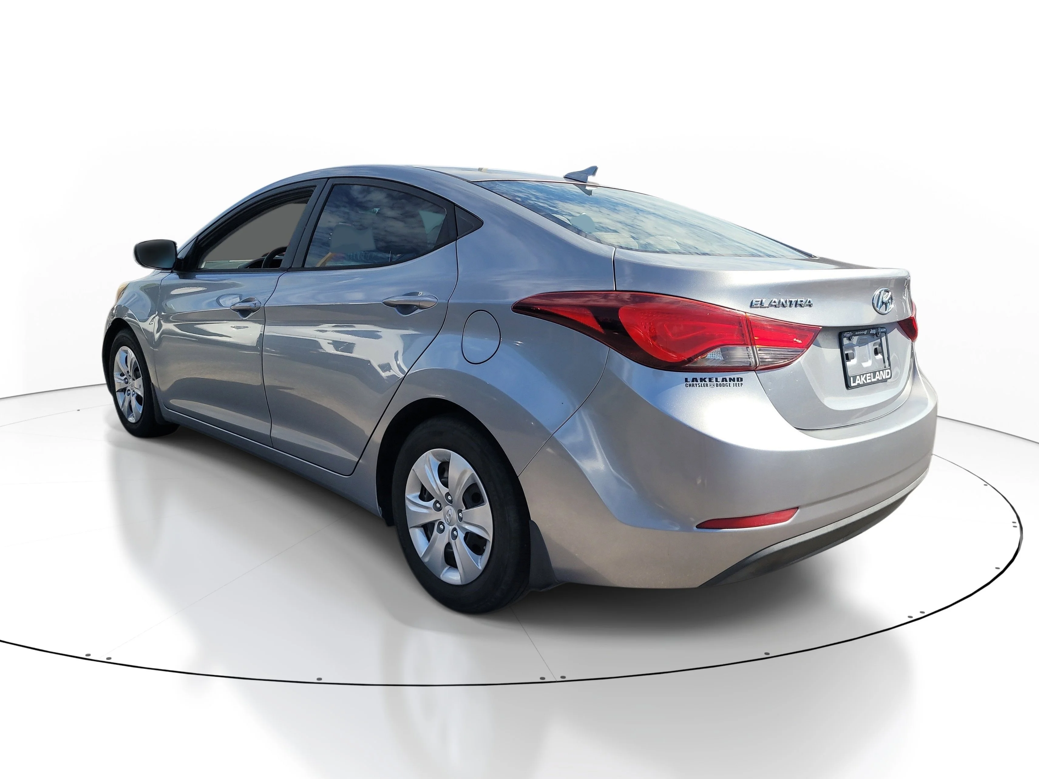 Used 2016 Shale Gray Metallic Hyundai SE image 6