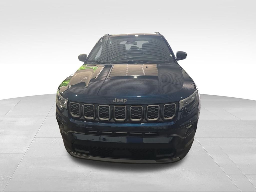 New 2026 Fathom Blue Pearl-Coat Exterior Paint Jeep Latitude image 9