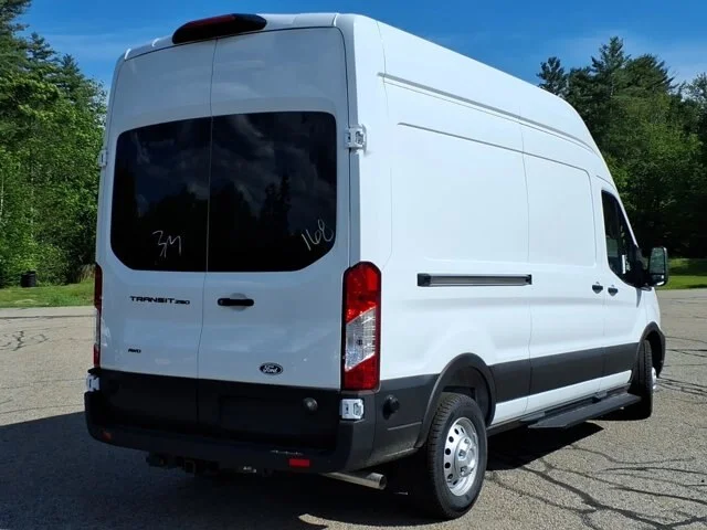 New 2026 Oxford White Ford Base image 24