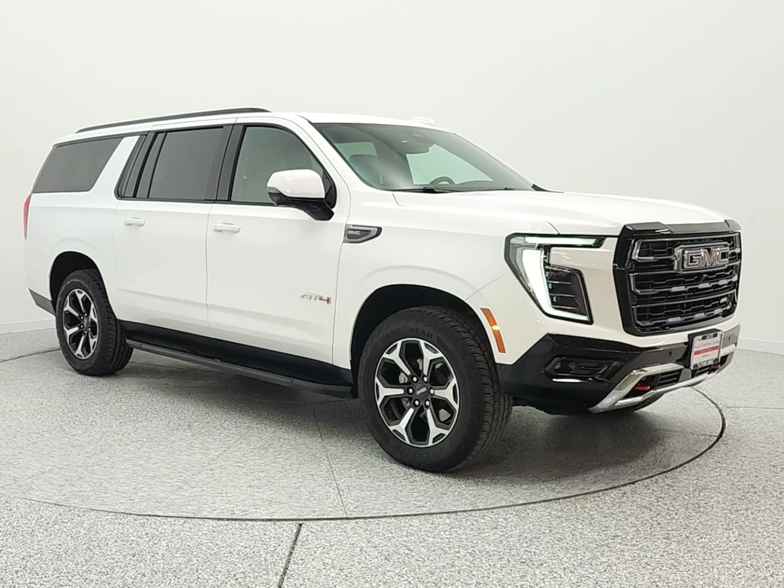 Used 2025 Summit White GMC 4WD 4dr AT4 image 3
