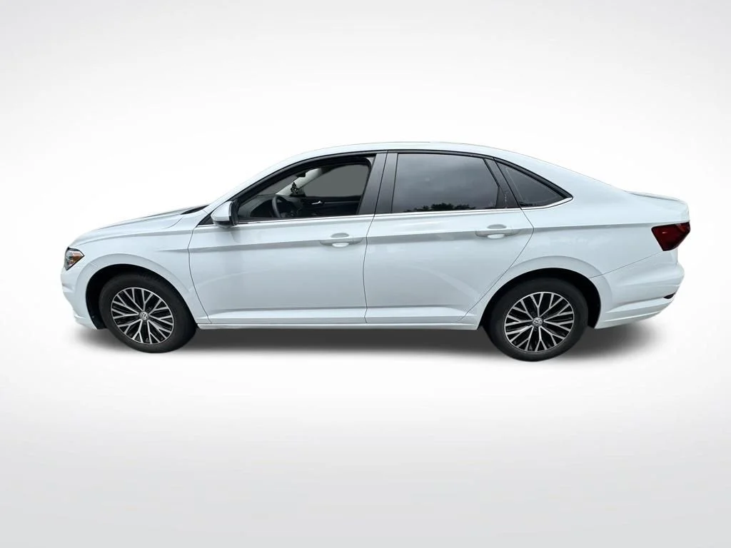 Used 2020 White Volkswagen 1.4T SE image 2