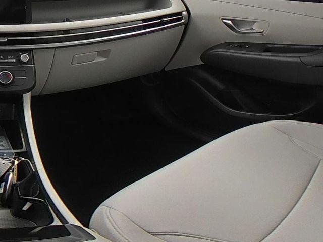 New 2026 White Hyundai SE AWD image 38