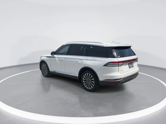 Used 2023 White Lincoln Reserve image 5