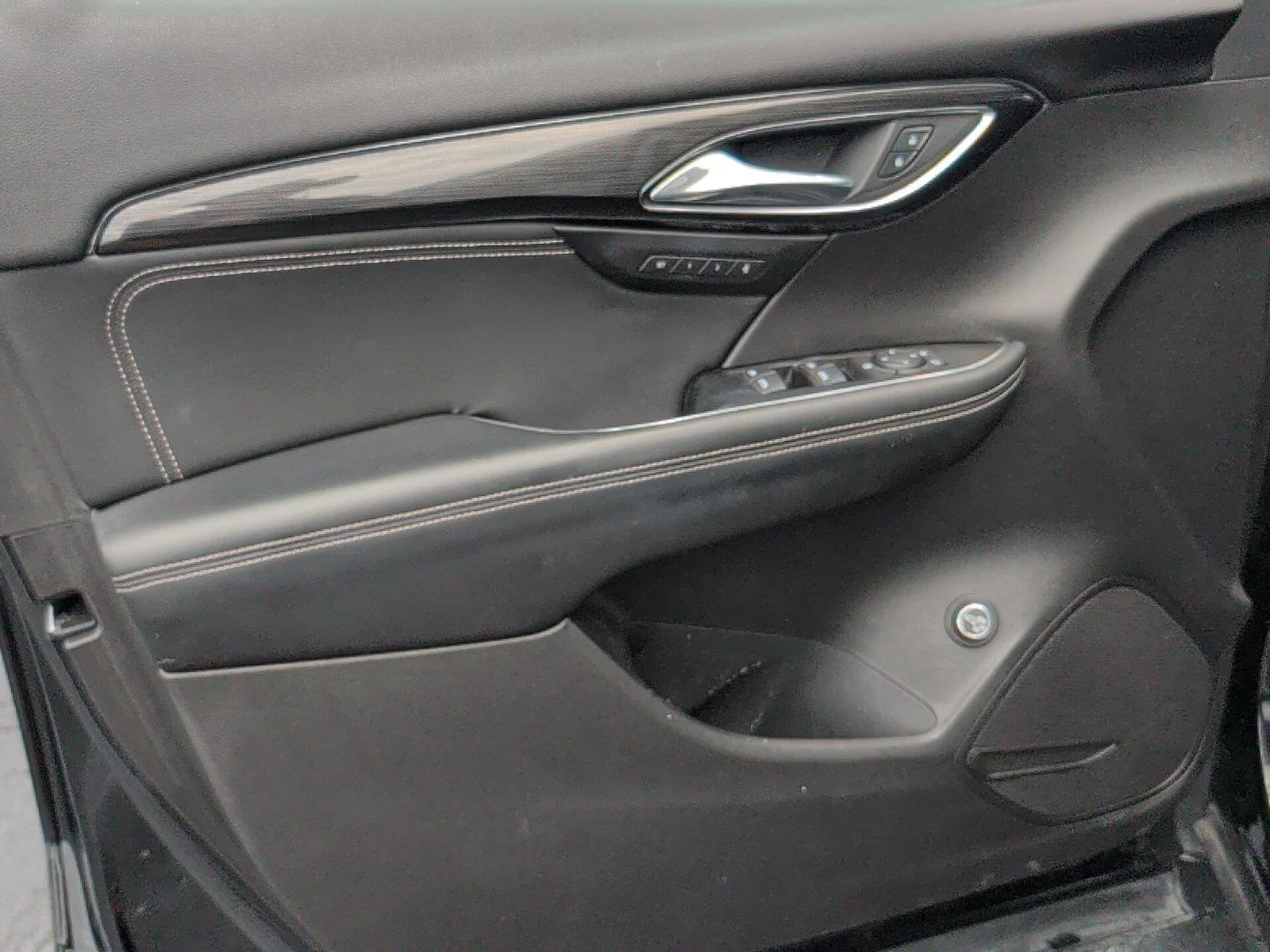 Used 2023 Ebony Twilight Metallic Buick Essence image 14