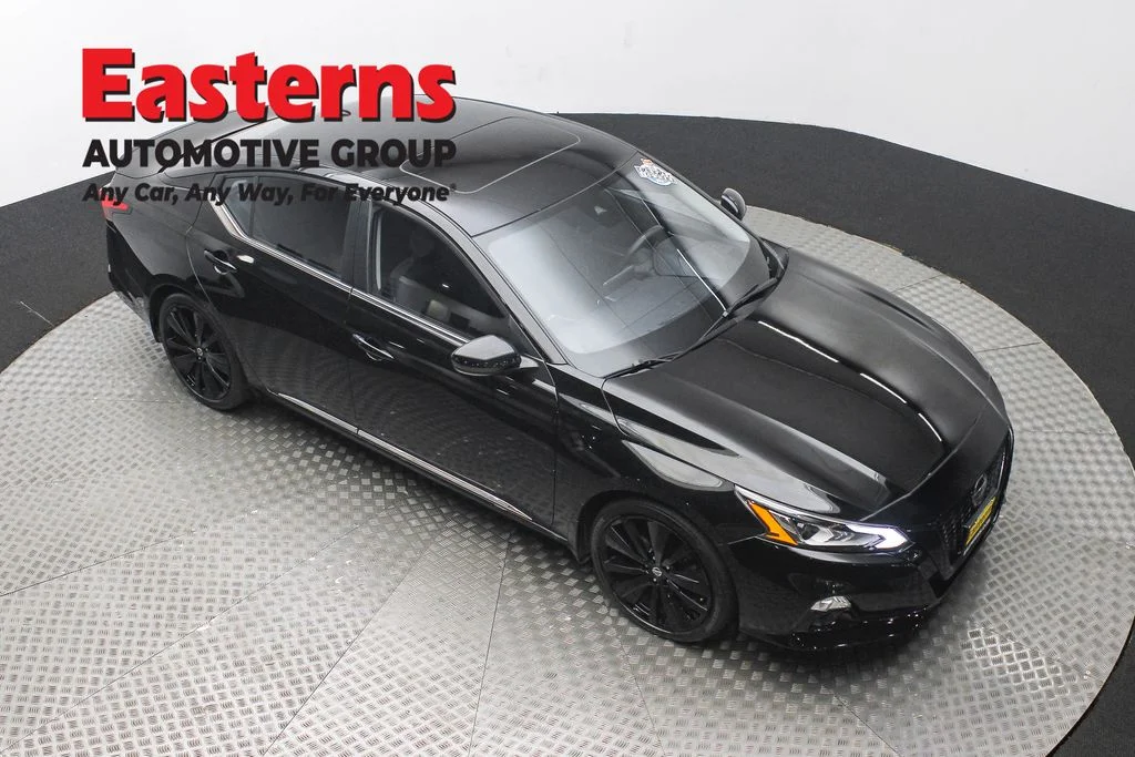 Used 2022 Black Nissan 2.5 SR image 3