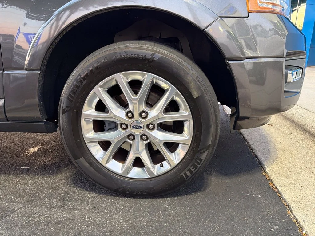 Used 2017 Gray Ford Limited image 4