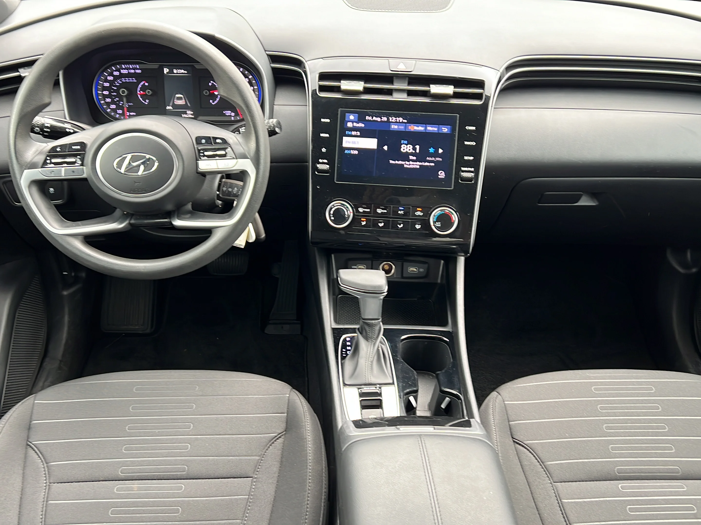 Used 2024 Hampton Gray Hyundai SE image 12