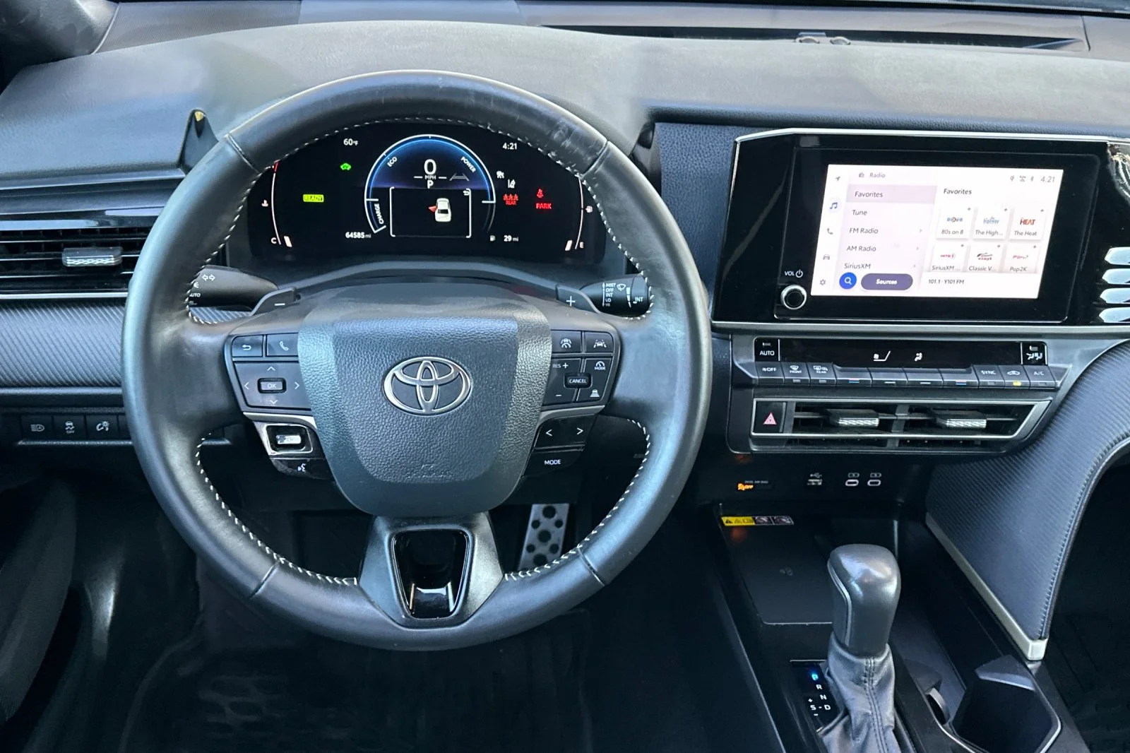 Certified Used 2025  Toyota SE image 13