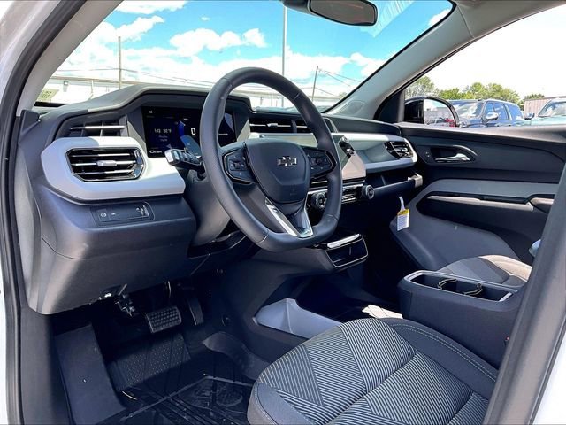 New 2027 Summit White Chevrolet LT image 8