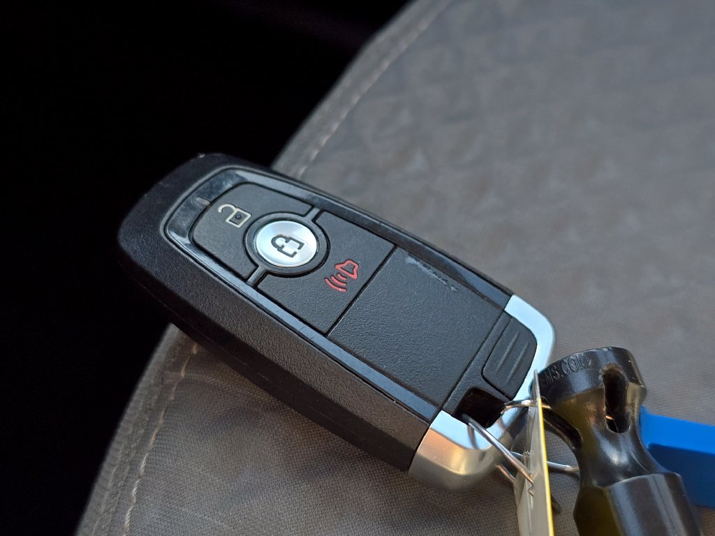 Used 2020 Blue Ford SE image 36