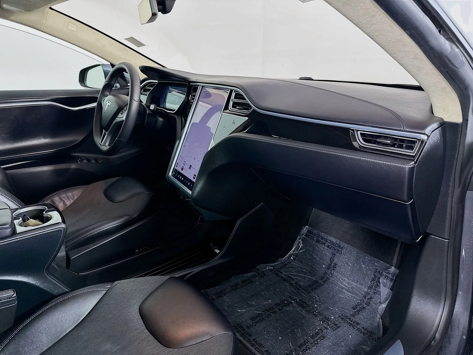 Used 2016 Black Tesla 75D image 27