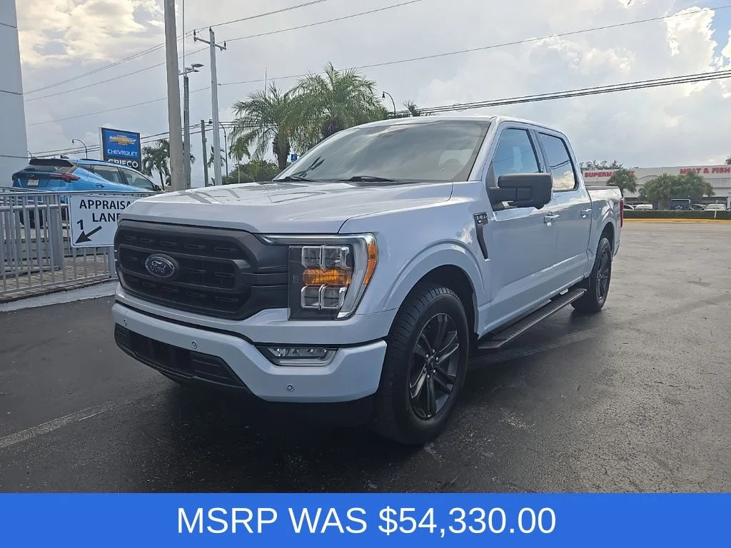 Used 2021 White Ford XLT image 3