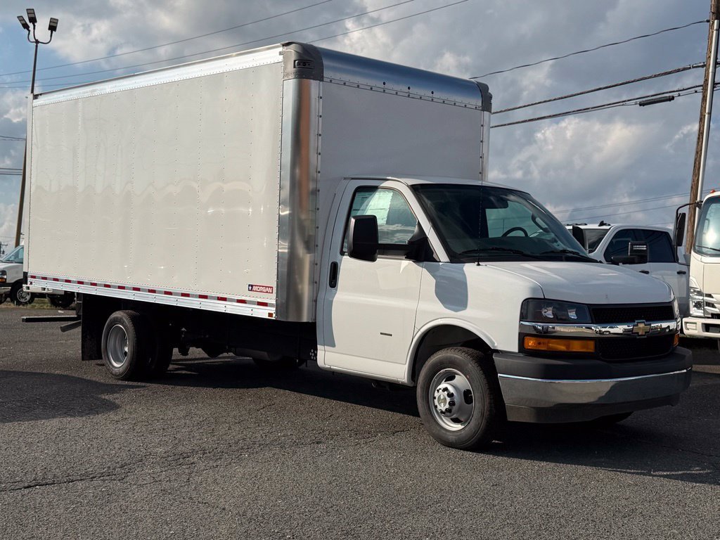 2026 Chevrolet Express Cutaway Base