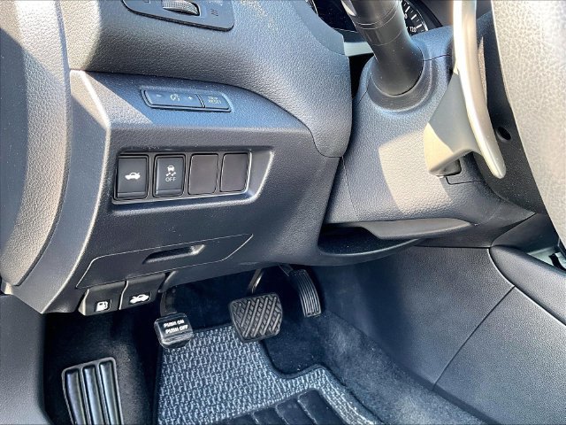 Used 2018 Gun Metallic Nissan 2.5 SR image 28