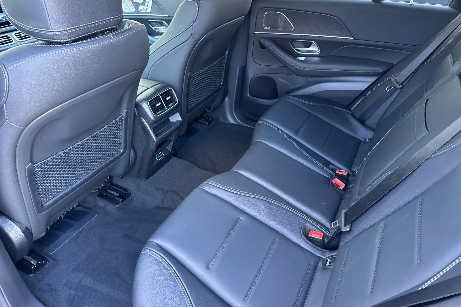 New 2026 MANUFAKTUR Alpine Grey Mercedes-Benz GLE 580 image 10