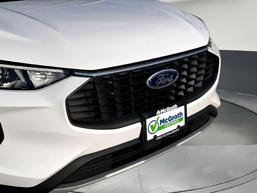 Used 2024 White Ford Active image 31