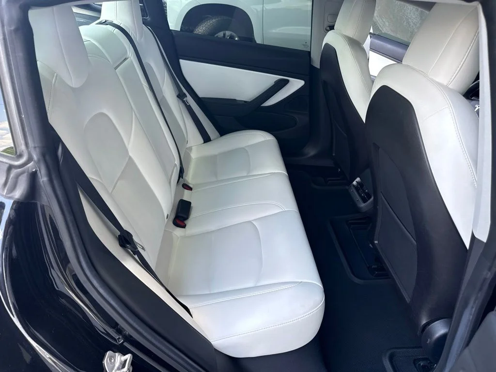 Used 2019 Black Tesla  image 36