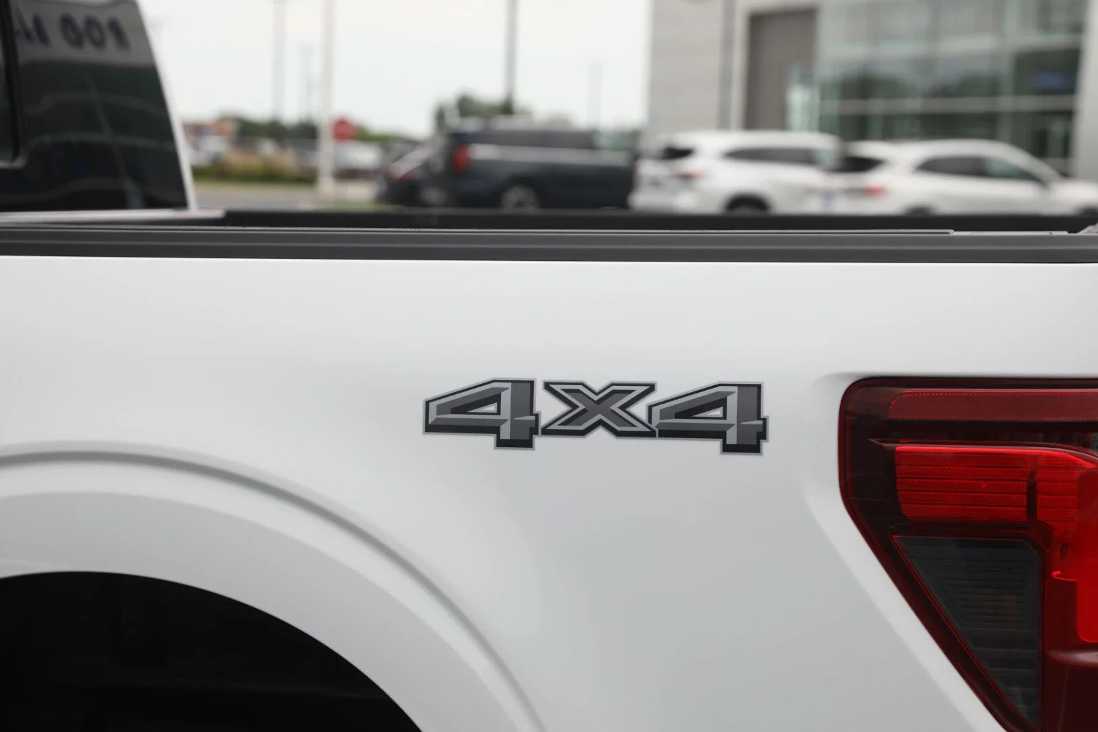 Certified Used 2024 Oxford White Ford XLT image 19
