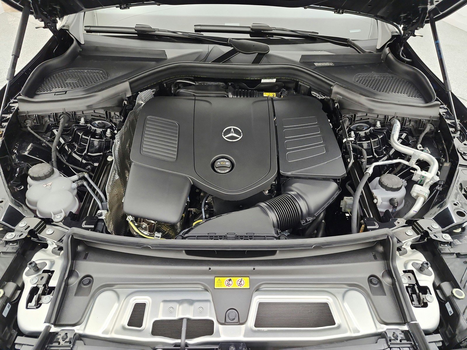 New 2026 Black Mercedes-Benz GLC 300 SUV image 35