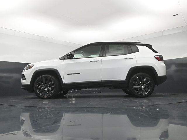 New 2026 Bright White Clear-Coat Exterior Paint Jeep Limited image 21