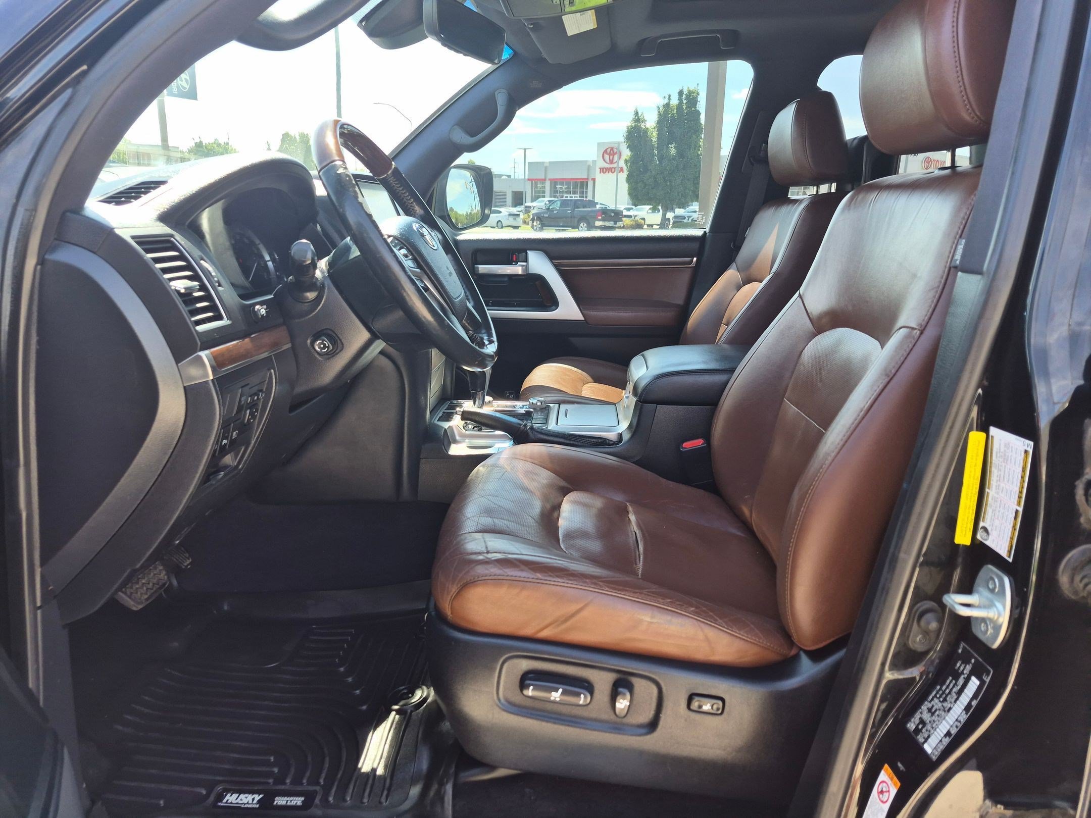 Used 2017 Midnight Black Metallic Toyota Base image 14