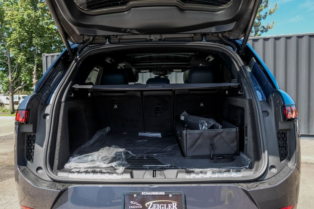 New 2026 Varesine Blue Land Rover Dynamic SE image 9