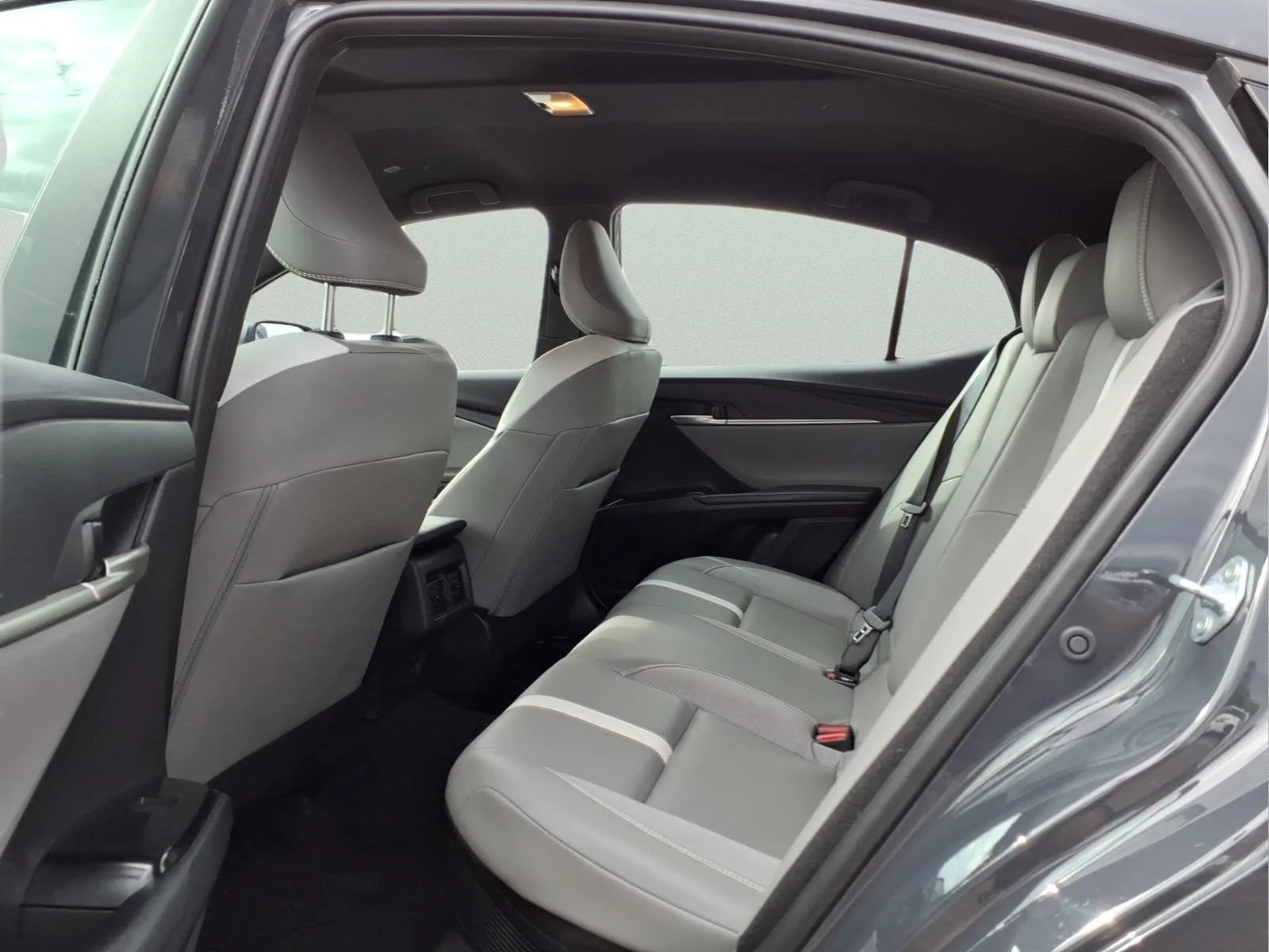Certified Used 2025  Toyota SE image 11