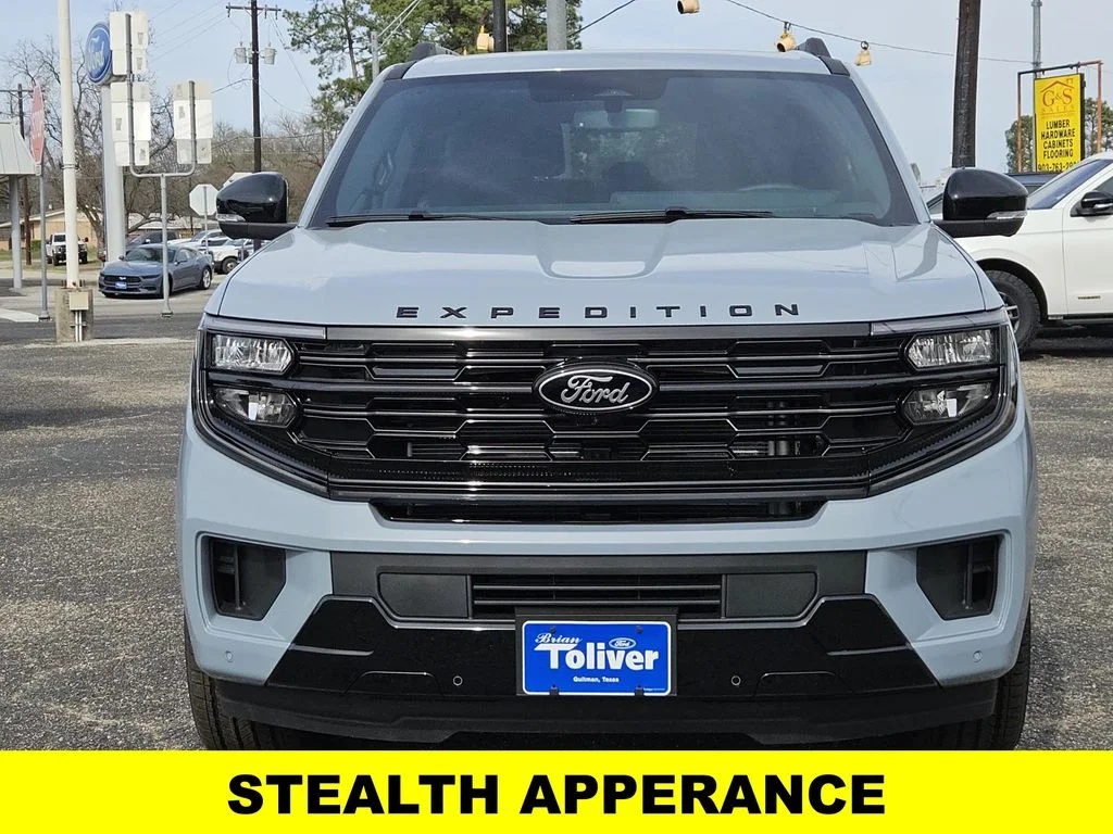 New 2026 Glacier Gray Metallic Tri-Coat Ford Platinum® image 3