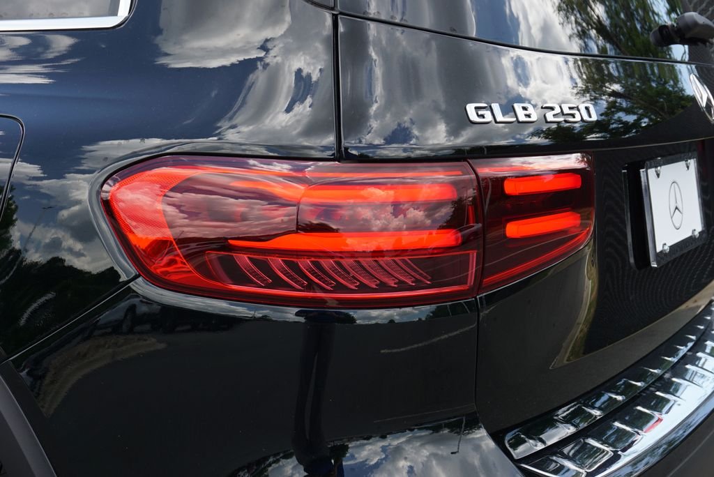 2025 Mercedes-Benz GLB Base - Photo 9