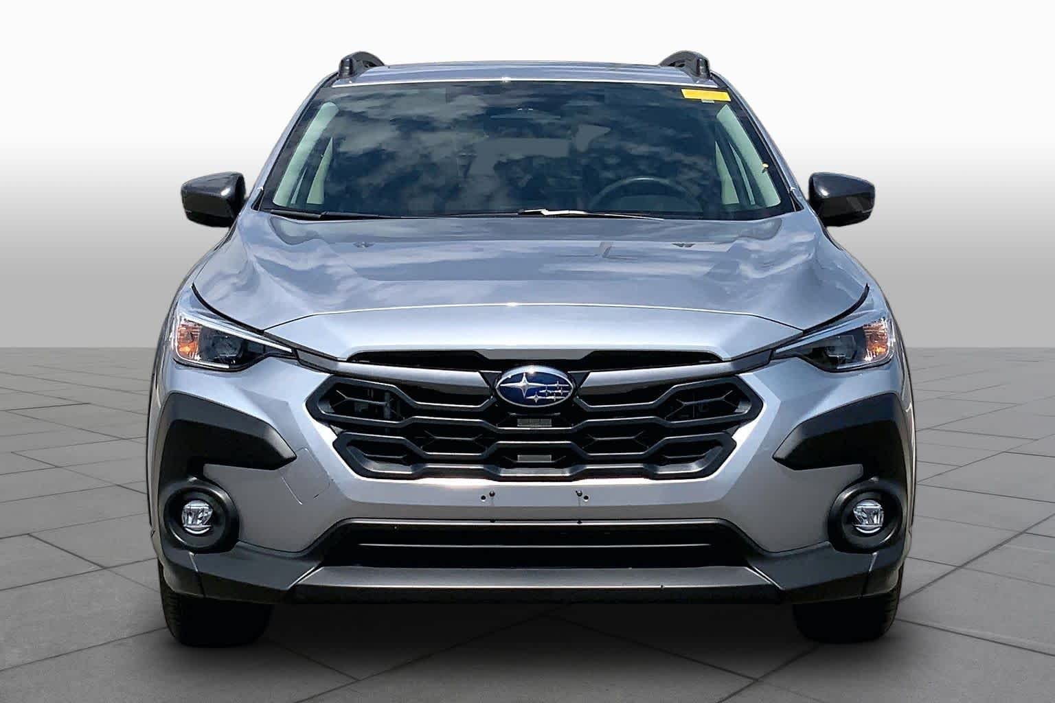 Certified Used 2025 Ice Silver Metallic Subaru Premium image 4