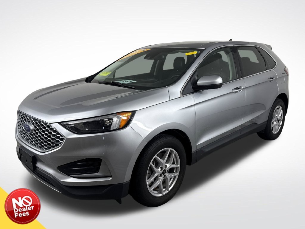 Used 2023 Silver Ford SEL image 8