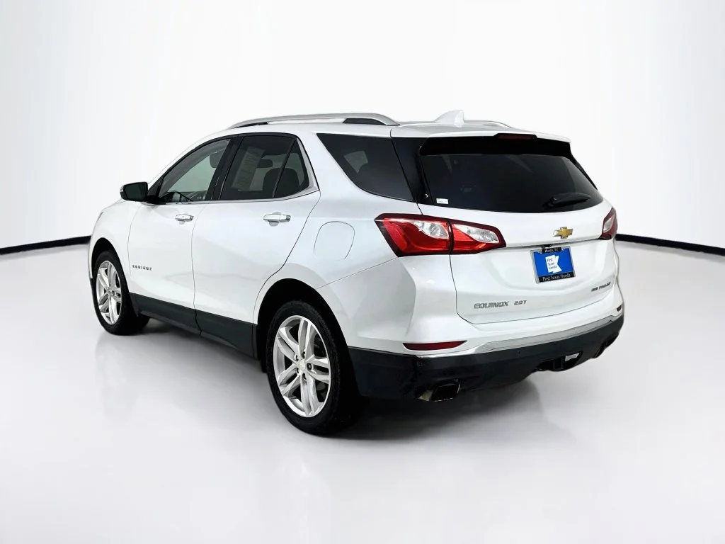 Used 2020 Iridescent Pearl Tricoat Chevrolet Premier image 5