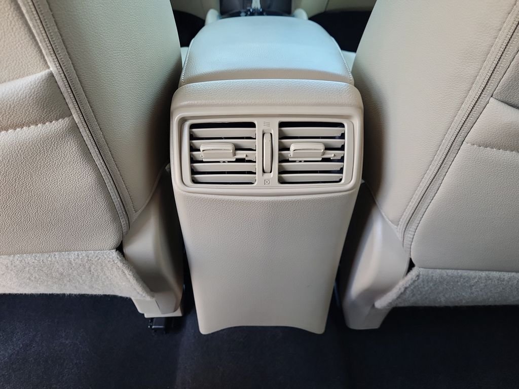 Used 2016 Blue Nissan SL image 16