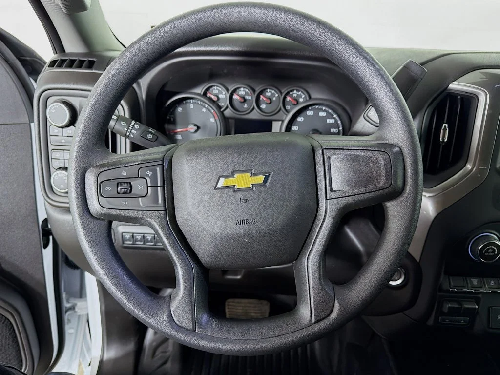 New 2026 Summit White Chevrolet Work Truck image 13