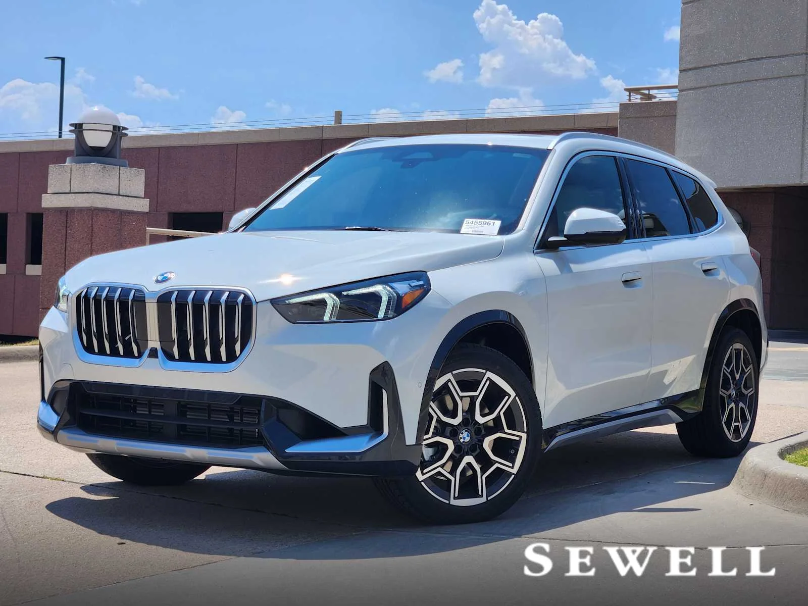 2027 BMW X1 xDrive28i