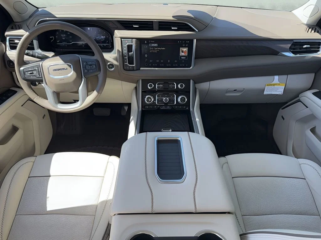 Used 2023 White Frost Tricoat GMC Denali image 15