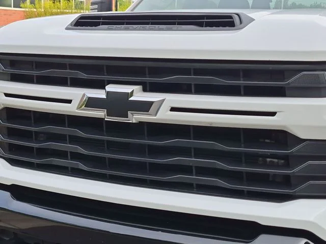 Used 2024 White Chevrolet Custom image 24