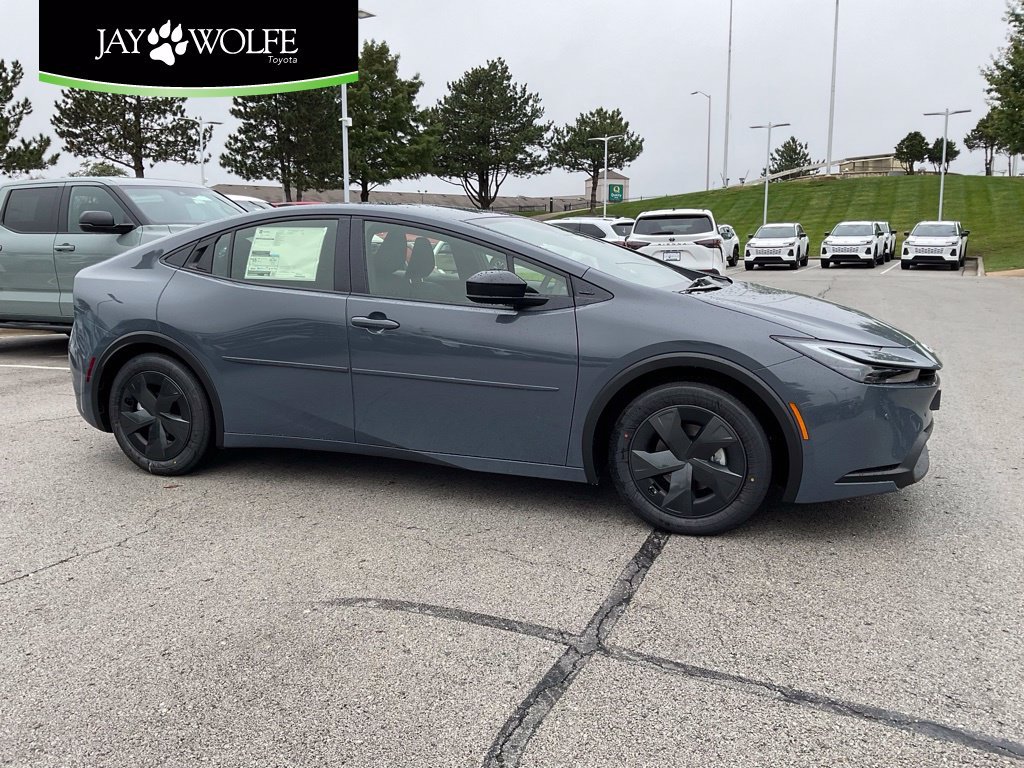 2027 Toyota Prius LE