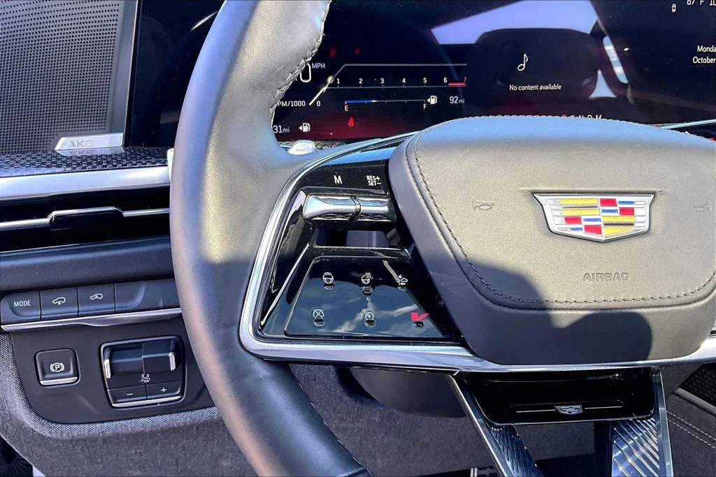 Used 2025 White Cadillac V-Series image 20