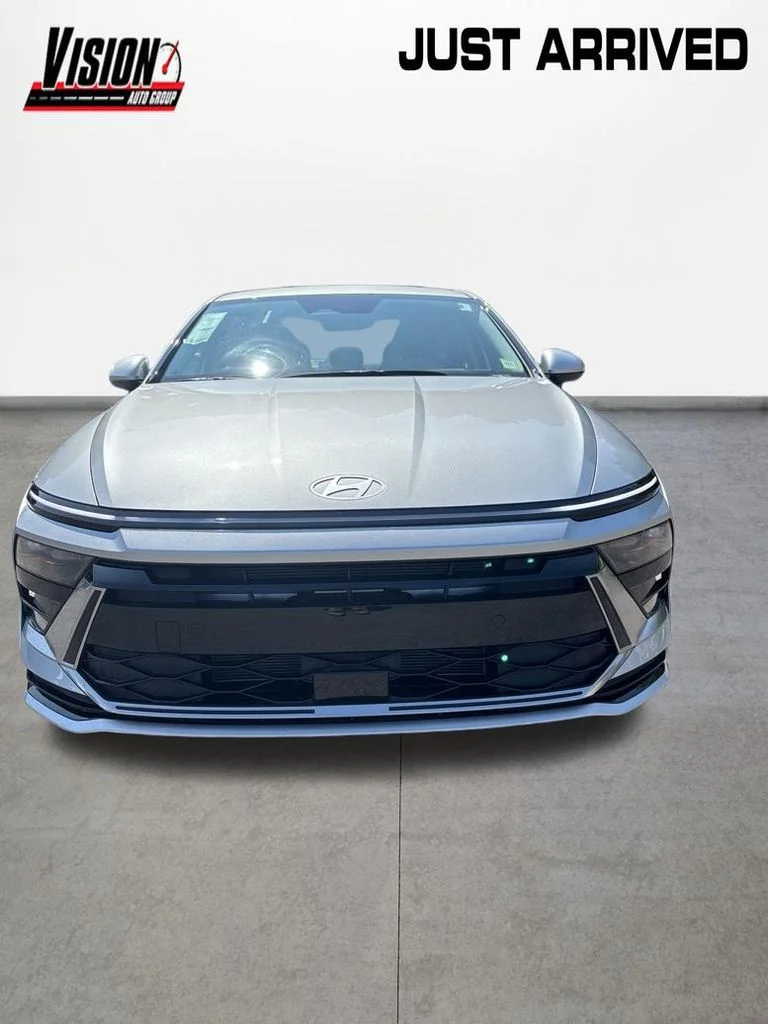 New 2026 Silver Hyundai SEL Sport image 2