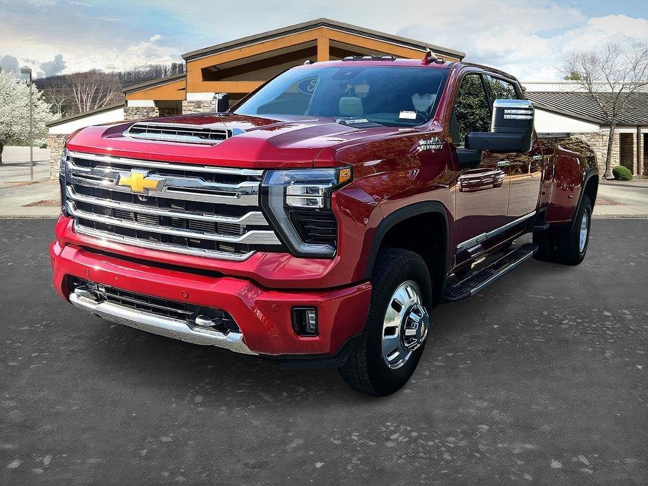 Used 2024 Radiant Red Chevrolet High Country image 3