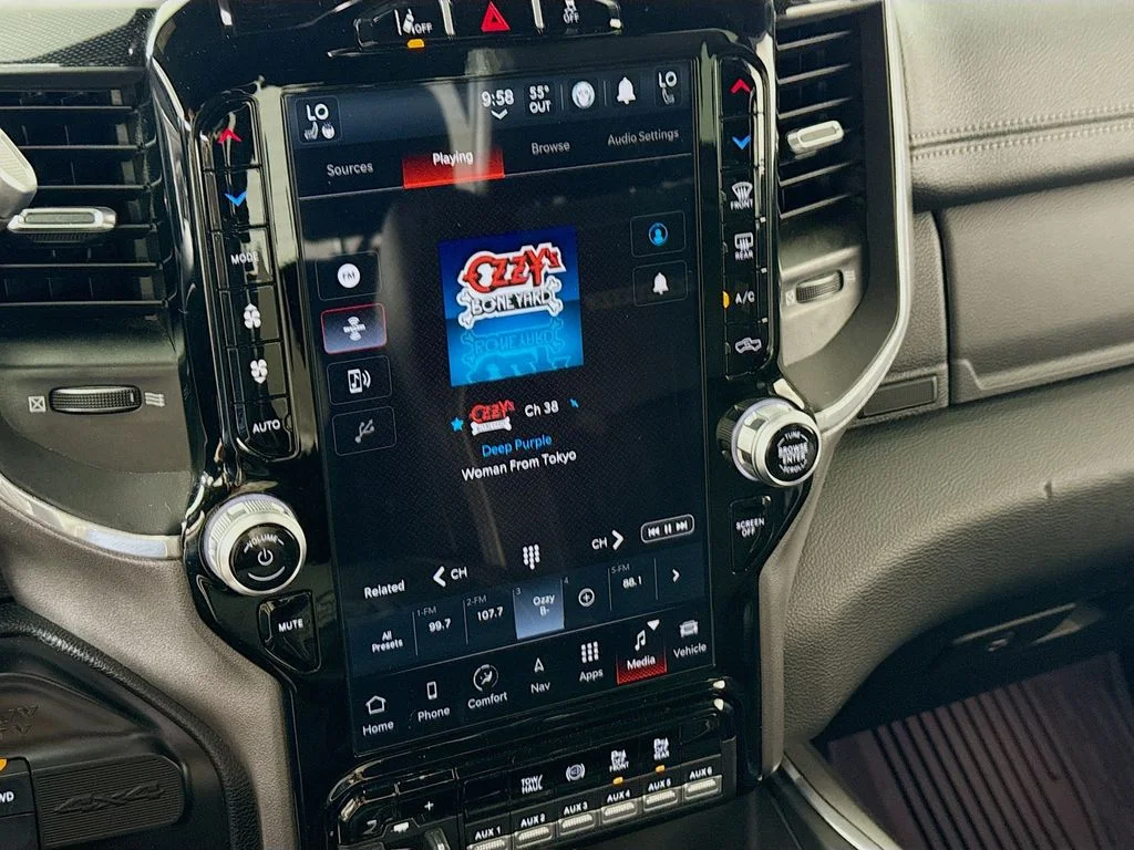 Used 2021 Diamond Black Ram Laramie image 21