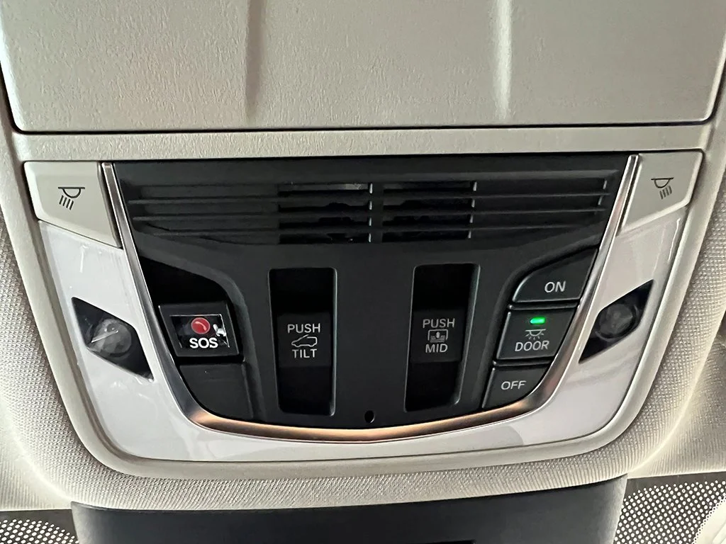New 2026 Liquid Carbon Metallic Acura w/Advance Package image 23