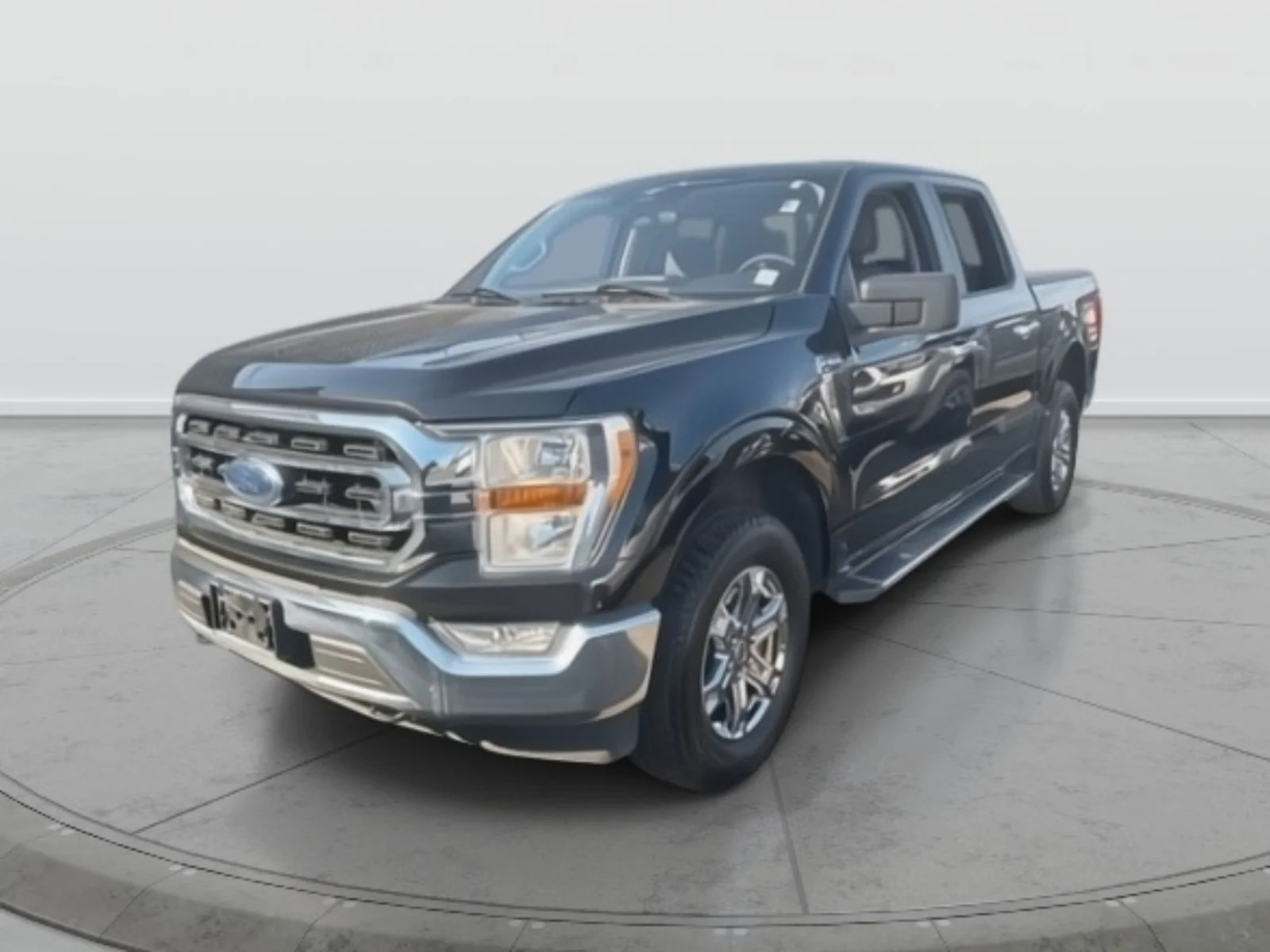 Used 2023 Black Ford XLT image 3