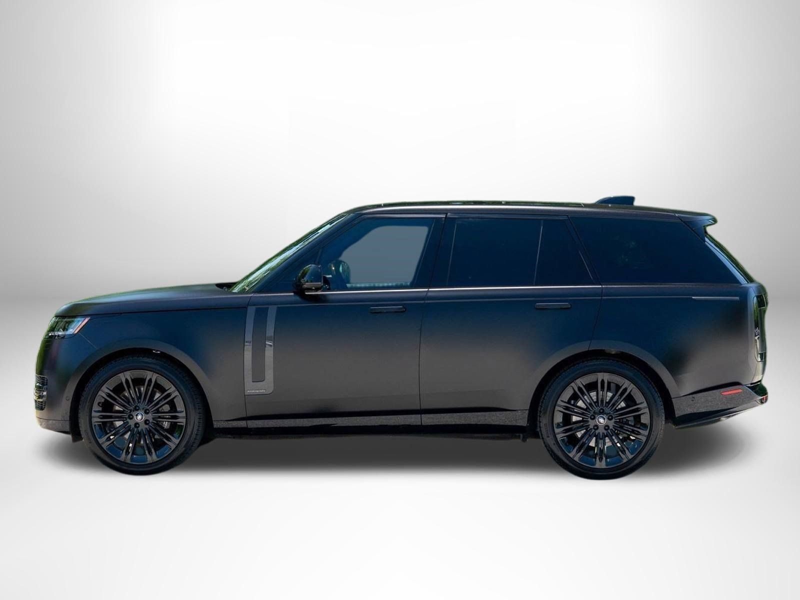 Used 2025 Obsidian Black SV Bespoke Ultra Metallic Satin Land Rover Autobiography image 4