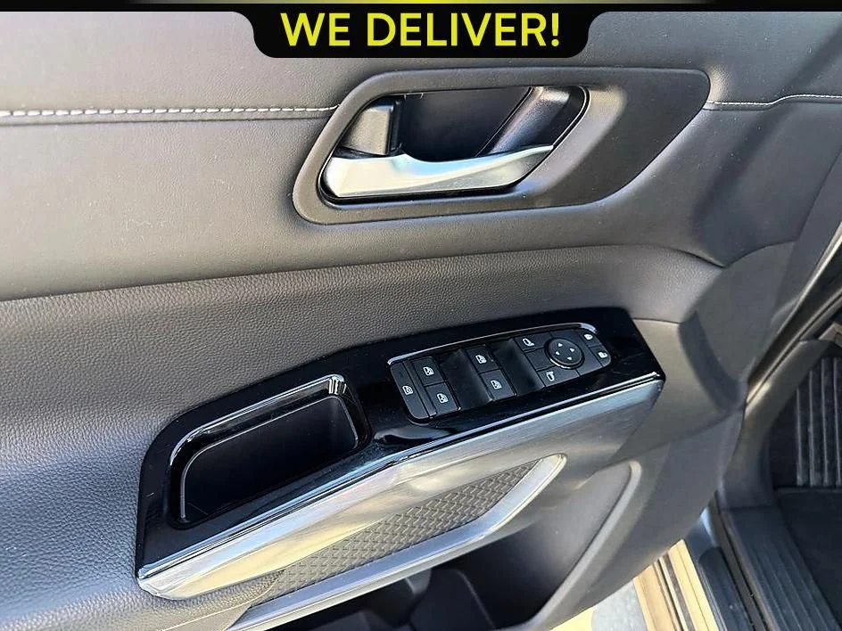 2025 Nissan Pathfinder SL - Photo 8