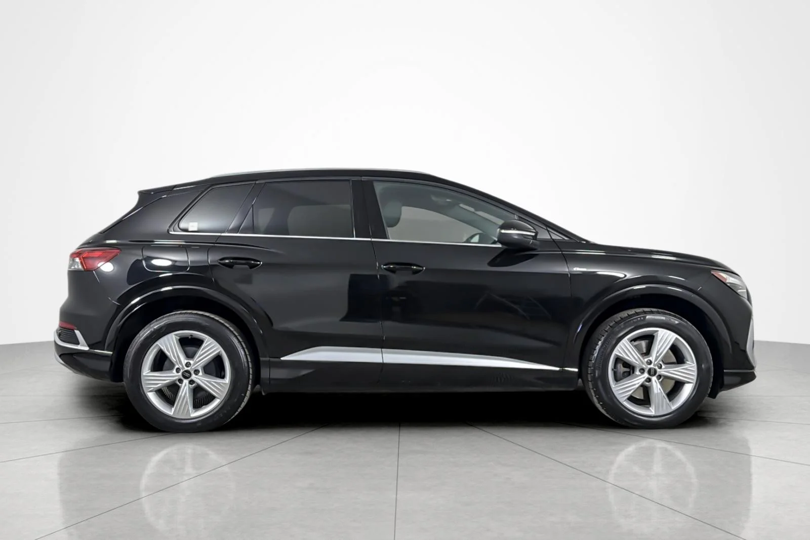 Used 2023 Mythos Black Metallic Audi Premium 50 quattro image 6