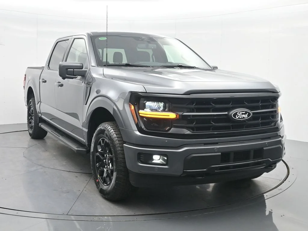 New 2026 Carbonized Gray Metallic Ford XLT image 4